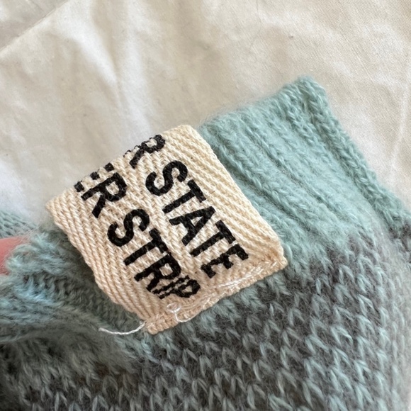 🌿✨🌿 Sage Green Cozy Soft Knit Scarf 🌿✨🌿 - Picture 8 of 8